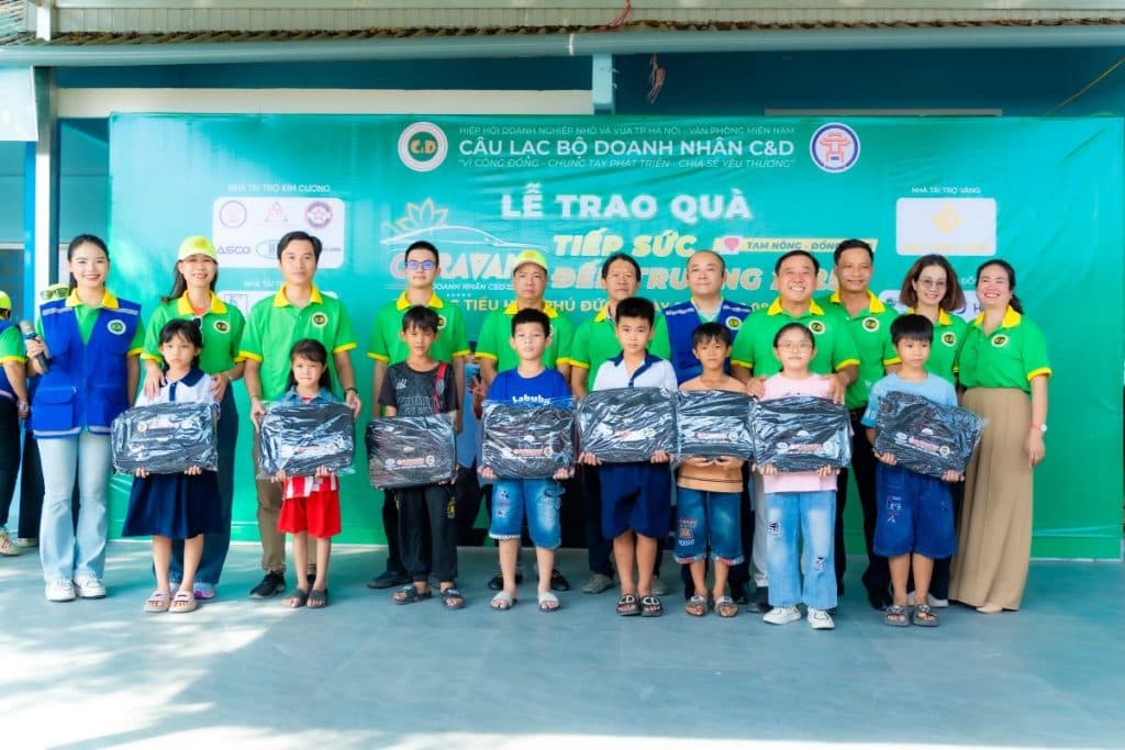 Supplies delivery at Phu Duc Primary School